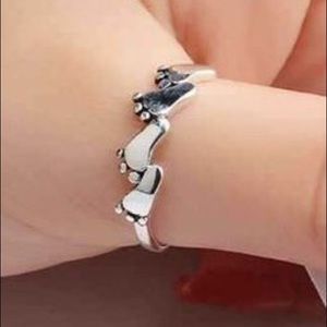 🔴 Dainty Foot Print “In the Sand) Ring
